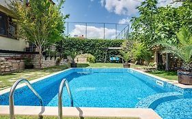 Villa Komitata-Pool And Jacuzzi